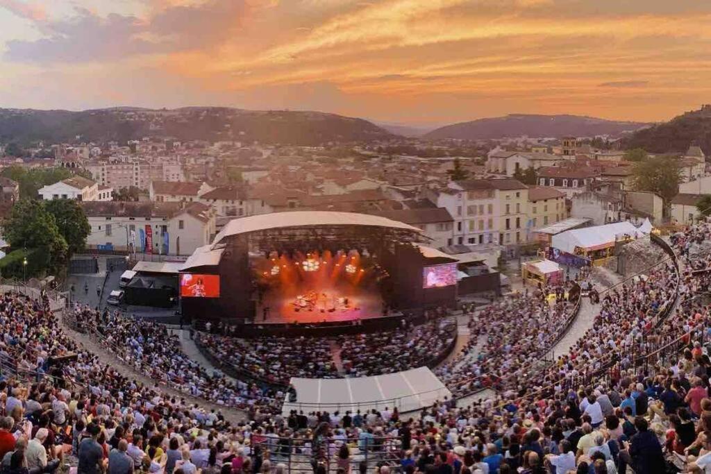 Studio Le «Victor Hugo» , Hyper Centre Ville Vienne  Esterno foto